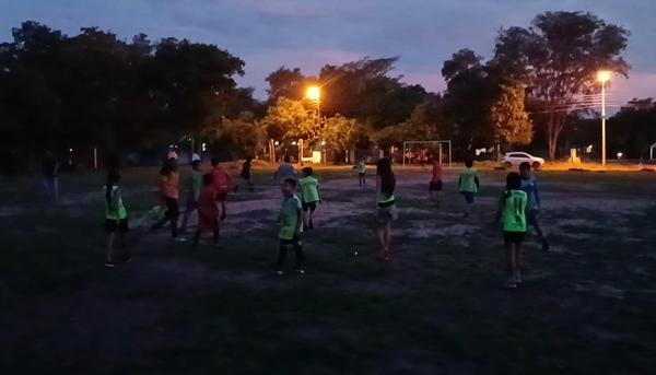 Canchita del barrio lucha por un futuro libre de vicios para los jóvenes