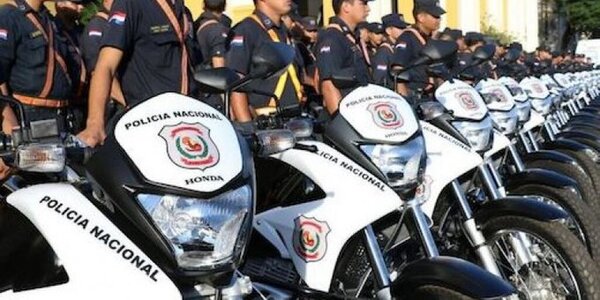 Policía es denunciado por acosar a la pareja de su camarada