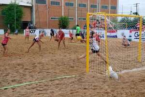 Balonmano playa: Brasil y Argentina, fuertes en el Sur Centro - Polideportivo - ABC Color