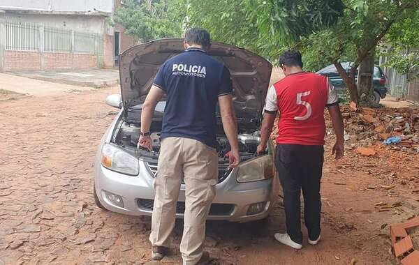 Recuperan vehículo robado y detienen a un sospechoso en San Lorenzo - Policiales - ABC Color