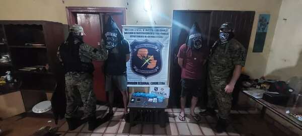 Caacupé: Cae presunta red de microtráfico que operaba cerca de una escuela - Policiales - ABC Color