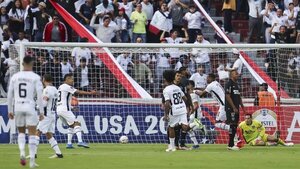 Asistencia de Arce para el gol del triunfo de Liga