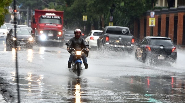 Meteorología advierte sobre ambiente cálido y posibles lluvias este viernes