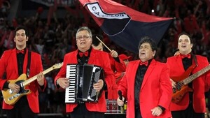 "Bombón asesino", cantará el rollo con Los Palmeras en el Cumbiasónico