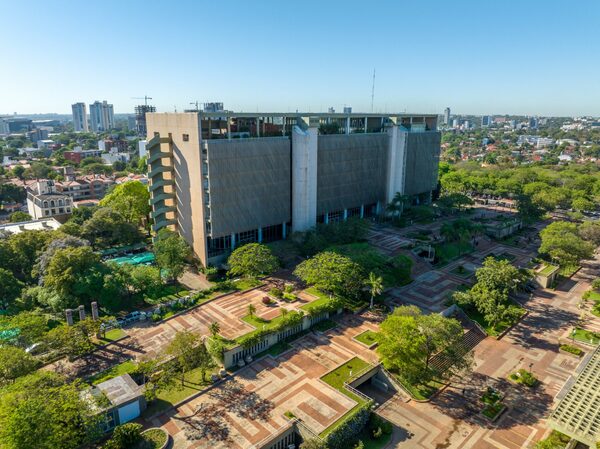 BCP impulsa acceso a servicios financieros mediante actualización de normativa de Cuentas Básicas de ahorro - MarketData