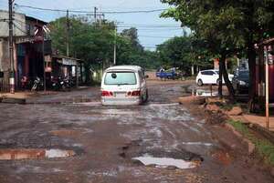San Juan Nepomuceno: desastrosa situación de calle de acceso a importantes entidades - Nacionales - ABC Color