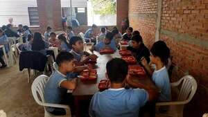Gobernación de San Pedro distribuye almuerzo escolar a 31 instituciones - Nacionales - ABC Color