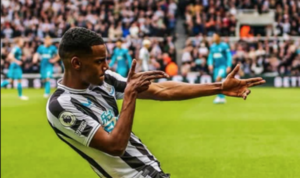 Versus / El Newcastle se manda tremenda goleada sin Miguel Almirón