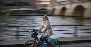 La Nación / Uso de bicicleta supera al auto en París