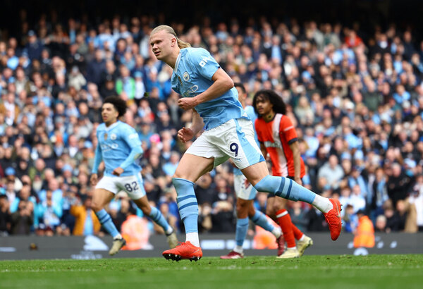 Versus / Manchester City se pone líder provisional con una goleada al Luton