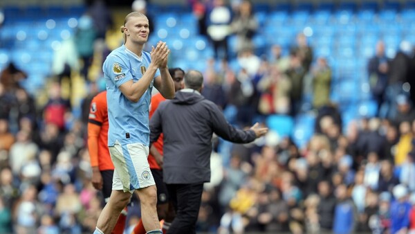 Manchester City golea sin necesidad de alcanzar el máximo esfuerzo