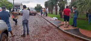 Video: violento enfrentamiento en Santa Rita deja abatidos a un policía y un civil - ABC en el Este - ABC Color