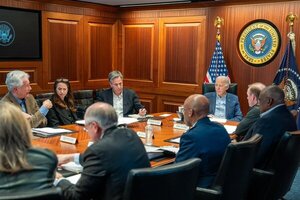 Biden se reúne con su consejo de Seguridad Nacional en la Situation Room de la Casa Blanca