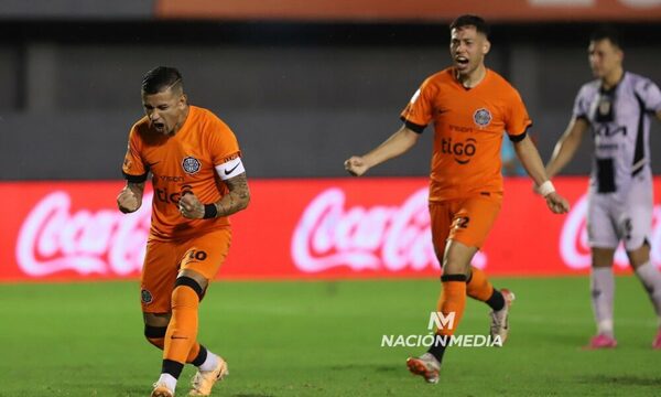 Olimpia estrenó remera y le ganó a Tacuary en CDE para colocarse detrás del Guma en la tabla