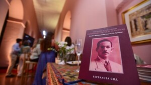 Esperanza Gill recibe tributo por su prolífica carrera de 60 años