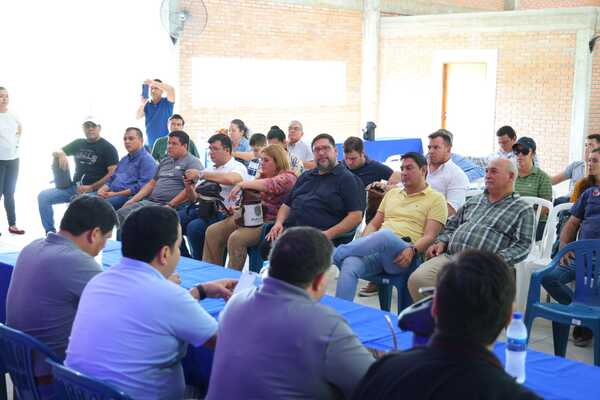 Intendentes liberales y otros dirigentes se reunieron en búsqueda de la unidad partidaria - Megacadena - Diario Digital