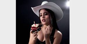 ¡Mañamí! Cantante celebró su cumple con una sesión de fotos