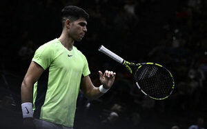 Versus / Carlos Alcaraz causa baja para el torneo de tenis de Barcelona