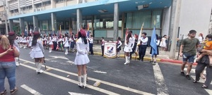 La escuela de Comercio 1 festejó sus 118 aniversario con desfile - La Tribuna