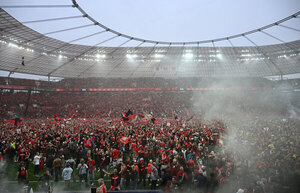 Versus / Bayer Leverkusen gana la primera Bundesliga de su historia