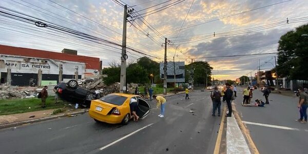 Dos accidentes viales dejan siete muertos y un herido