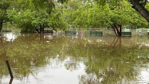 Parque Ñu Guasu queda inundado por las lluvias y permanecerá cerrado
