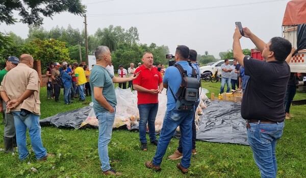 Crecida del río Paraguay afecta a 550 familias en Ñeembucú - La Tribuna