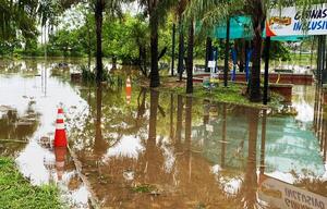 Parque Ñu Guasu amanece bajo agua •