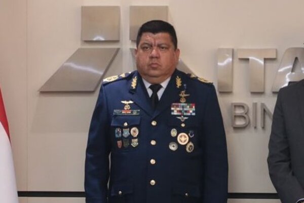 Ex comandante seguirá en la cárcel