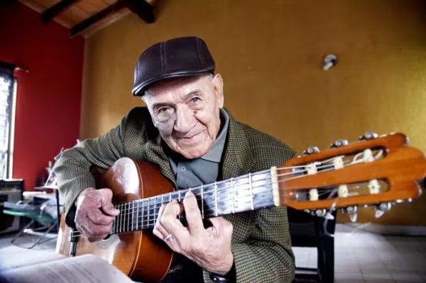 Kucky Rey, el maestro de la guitarra y la armonía, deja un legado