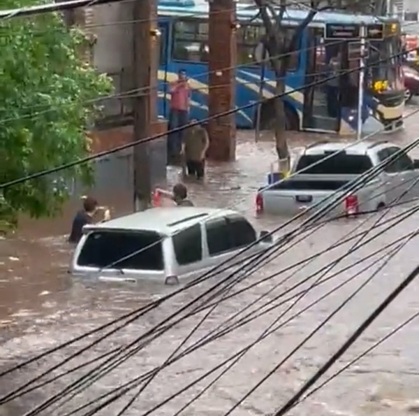 Concejal denuncia que "Nenecho" hizo millonario préstamo para desagüe fluvial pero no ejecuta obras - Megacadena - Diario Digital