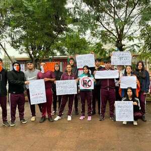 Natalio:  estudiantes toman Colegio Técnico Nacional y piden derogación de “Hambre Cero” - Política - ABC Color