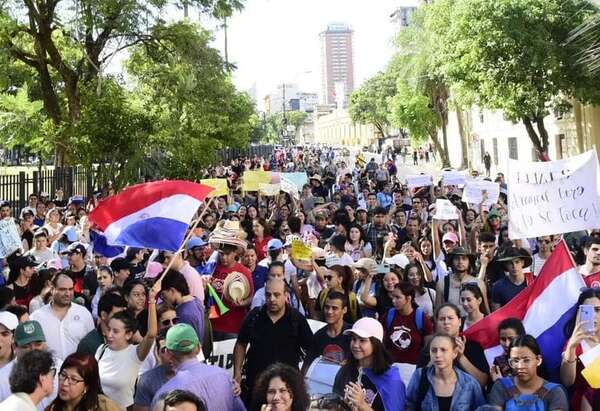 “Recuperemos Todo”: la iniciativa que busca blindar programas desfinanciados, tiene más de mil votos - Nacionales - ABC Color