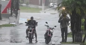  Lluvias en Asunción y Central: Bomberos rescatan a 18 personas atrapadas