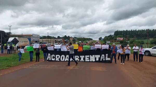 Hambre Cero: miles de universitarios protestan hoy en rechazo de la ley, con apoyo de otros sectores - Nacionales - ABC Color