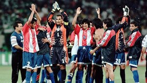 Versus / El paraguayo que ingresa junto con Kahn, Pirlo, Beckham y Zamorano al Salón de la Fama del Fútbol