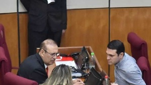 Denunciarán penalmente a los 23 senadores que "des-desaforaron" a Rivas, Galeano y Filizzola - Noticias Paraguay