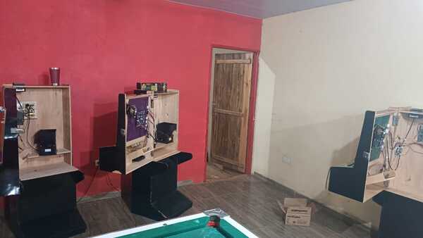 VIOLENTARON TRAGAMONEDAS Y HURTARON DINERO EN CAPITÁN MEZA - Itapúa Noticias