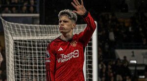 Versus / Manchester United habla con Garnacho tras indirectas hacia Ten Hag
