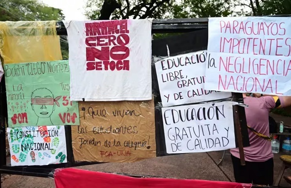 Estudiantes en paro piden mediación del cardenal y mesa de diálogo con el Ejecutivo