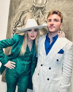 ¡Mamá orgullosa! Madonna asistió a la muestra de arte de su hijo Rocco - Gente - ABC Color