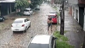 Una aspirante a policía "tacleó" a delincuente que acababa de robar a una mujer