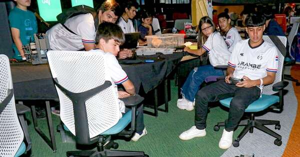 La Nación / Estudiantes de Arambé llegaron a su meta y viajarán para mundial de robótica en Estados Unidos