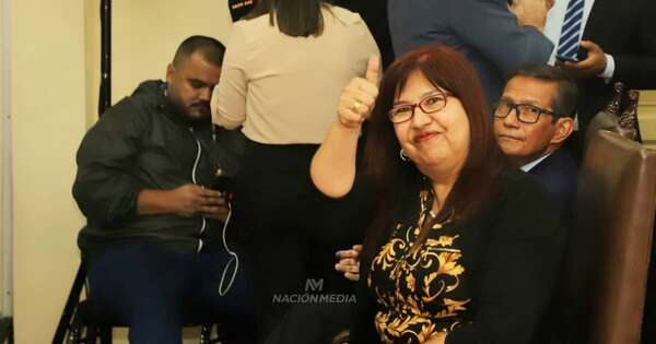 La Nación / Zully Vera fue reelecta como rectora de la Universidad Nacional de Asunción