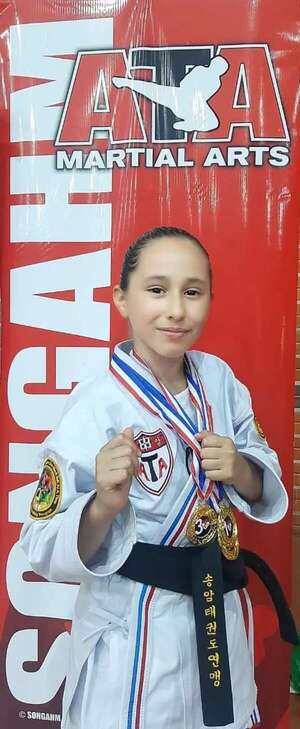 Taekwondo: Camila Vera se destaca en Luque - Polideportivo - ABC Color
