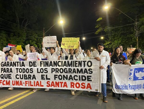 Estudiantes de la UNA exigen seriedad en el diálogo con el Gobierno · Radio Monumental 1080 AM