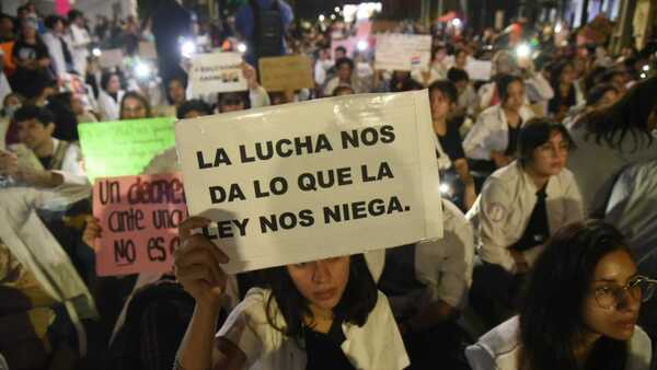 Multitudinaria movilización de los universitarios: "Fue para que nos escuche el Gobierno"