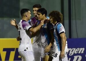 Nacional y Libertad regularizaron la octava fecha y el torneo Apertura - Fútbol - ABC Color