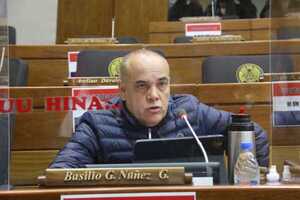 Bachi Núñez adelanta que revertirán postura sobre desafuero de senadores - trece