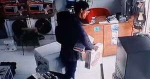 Diario HOY | Atrapan a ladrón que entró a robar en local de venta de electrodomésticos en Ayolas